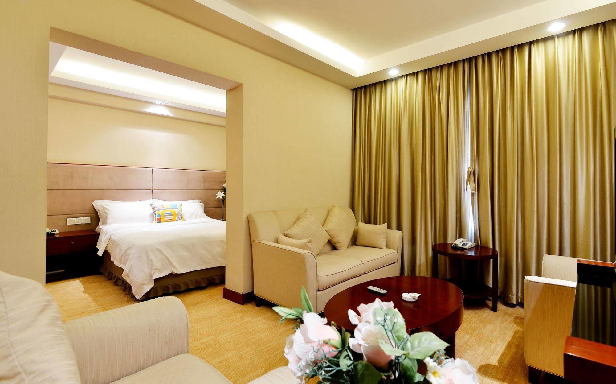 Delight Hotel Dalian Exteriör bild